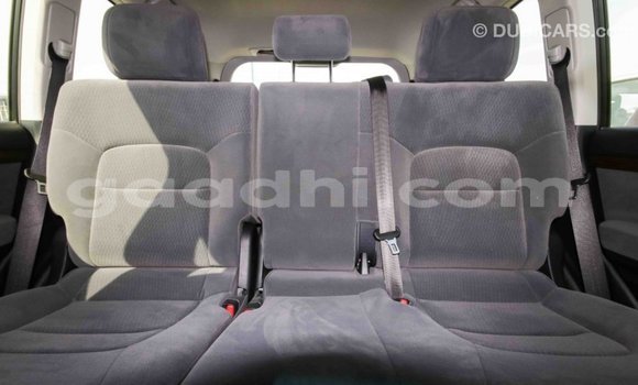 Acheter Import Voiture Toyota Land Cruiser Blanc à Import - Dubai, Somalie Acheter Import Voiture Toyota Land Cruiser Blanc à Import - Dubai, Somalie