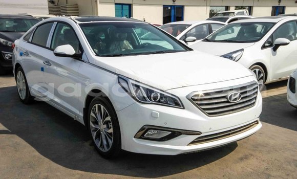 Imported Hyundai Sonata White Makiinaa iti Import - Dubai keessatti Somalia keessatti Imported Hyundai Sonata White Makiinaa iti Import - Dubai keessatti Somalia keessatti