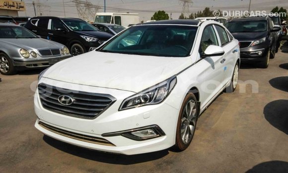 Imported Hyundai Sonata White Makiinaa iti Import - Dubai keessatti Somalia keessatti Imported Hyundai Sonata White Makiinaa iti Import - Dubai keessatti Somalia keessatti
