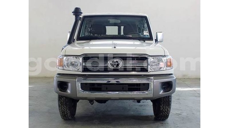 Big with watermark toyota land cruiser somalia import dubai 2841