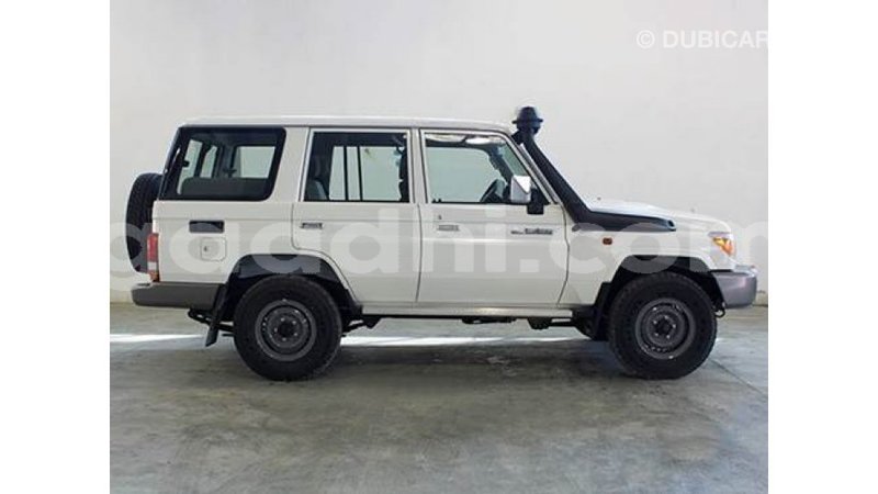 Big with watermark toyota land cruiser somalia import dubai 2841