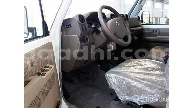 Big with watermark toyota land cruiser somalia import dubai 2841