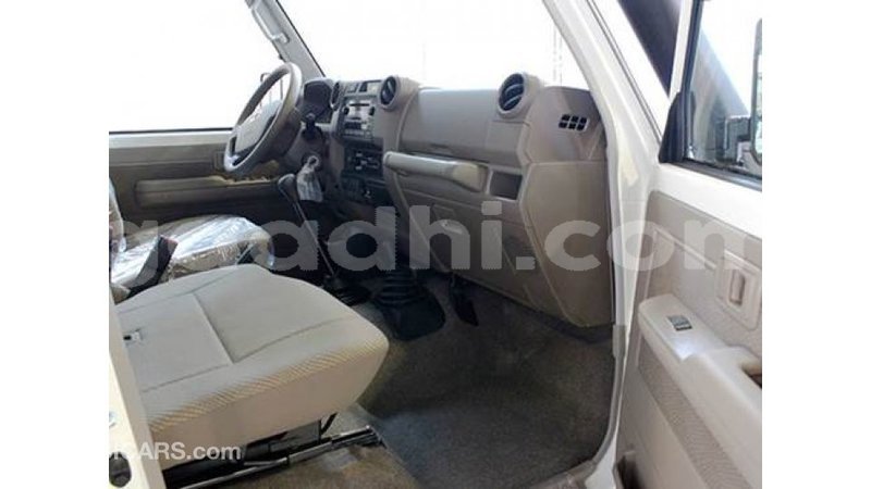 Big with watermark toyota land cruiser somalia import dubai 2841