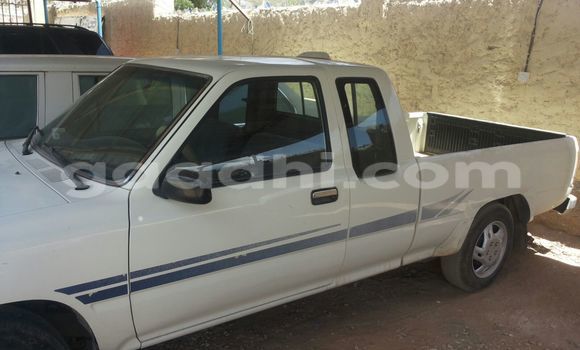 ይግዙ ያገለገለ Toyota Pickup ነጭ መኪና በ ሞቃዲሾ በ ሶማሊያ ይግዙ ያገለገለ Toyota Pickup ነጭ መኪና በ ሞቃዲሾ በ ሶማሊያ
