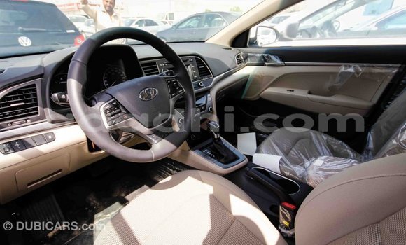 اشتري Imported Hyundai Elantra أبيض سيارة في Import - Dubai في الصومال اشتري Imported Hyundai Elantra أبيض سيارة في Import - Dubai في الصومال