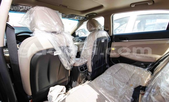 اشتري Imported Hyundai Elantra أبيض سيارة في Import - Dubai في الصومال اشتري Imported Hyundai Elantra أبيض سيارة في Import - Dubai في الصومال