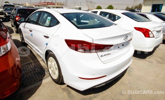 اشتري Imported Hyundai Elantra أبيض سيارة في Import - Dubai في الصومال اشتري Imported Hyundai Elantra أبيض سيارة في Import - Dubai في الصومال