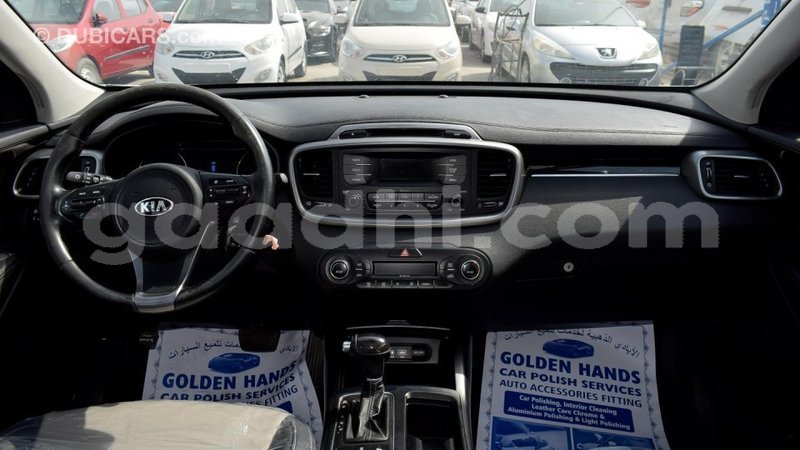 Big with watermark kia sorento somalia import dubai 2855