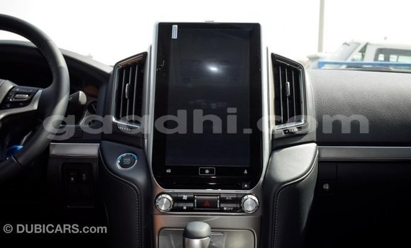 ይግዙ Imported Toyota Land Cruiser ጥቁር መኪና በ Import - Dubai በ ሶማሊያ ይግዙ Imported Toyota Land Cruiser ጥቁር መኪና በ Import - Dubai በ ሶማሊያ