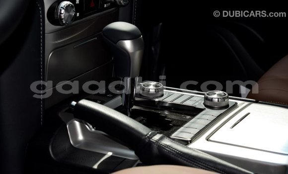 ይግዙ Imported Toyota Land Cruiser ጥቁር መኪና በ Import - Dubai በ ሶማሊያ ይግዙ Imported Toyota Land Cruiser ጥቁር መኪና በ Import - Dubai በ ሶማሊያ