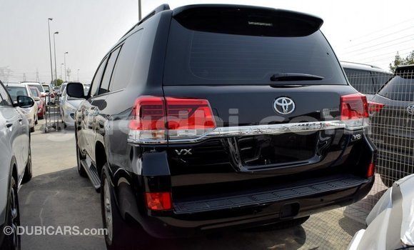 ይግዙ Imported Toyota Land Cruiser ጥቁር መኪና በ Import - Dubai በ ሶማሊያ ይግዙ Imported Toyota Land Cruiser ጥቁር መኪና በ Import - Dubai በ ሶማሊያ