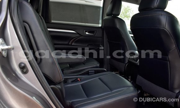 Imported Toyota Highlander Other Makiinaa iti Import - Dubai keessatti Somalia keessatti Imported Toyota Highlander Other Makiinaa iti Import - Dubai keessatti Somalia keessatti