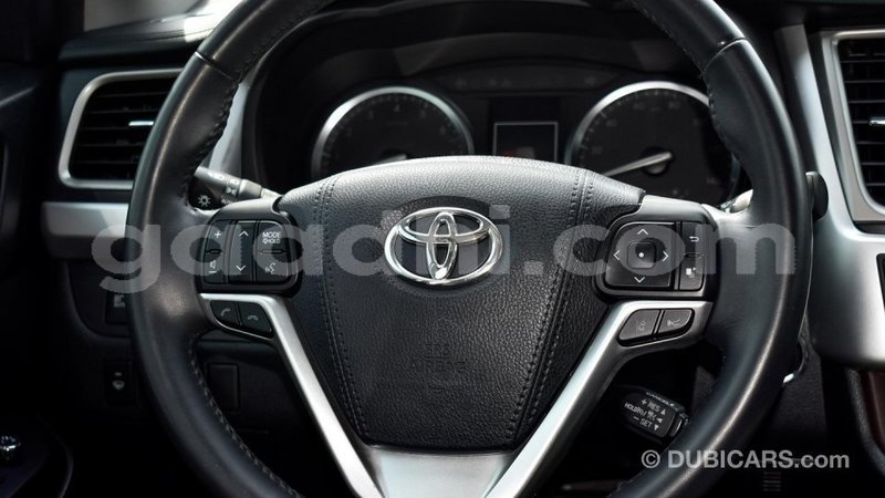 Big with watermark toyota highlander somalia import dubai 2857