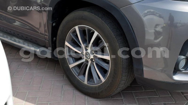 Big with watermark toyota highlander somalia import dubai 2857