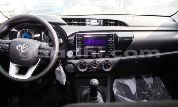 Imported Toyota Hilux Black Makiinaa iti Import - Dubai keessatti Somalia keessatti Imported Toyota Hilux Black Makiinaa iti Import - Dubai keessatti Somalia keessatti