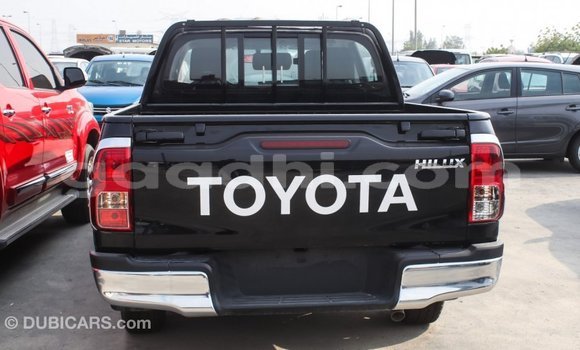 Imported Toyota Hilux Black Makiinaa iti Import - Dubai keessatti Somalia keessatti Imported Toyota Hilux Black Makiinaa iti Import - Dubai keessatti Somalia keessatti