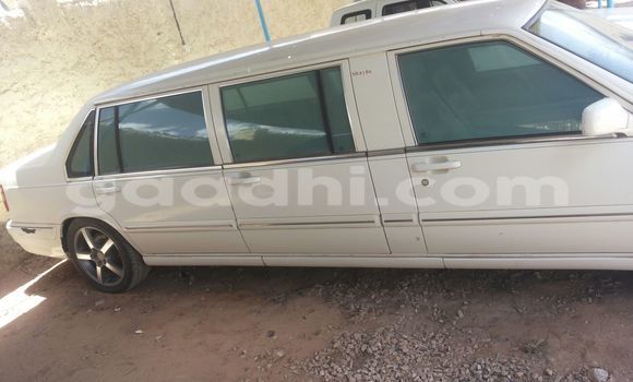 Buy Used Lancia Thesis White Car in Mogadishu in Somalia