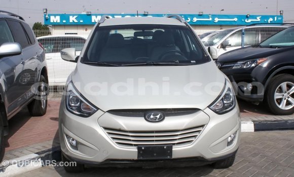 Imported Hyundai Tucson Beige Makiinaa iti Import - Dubai keessatti Somalia keessatti Imported Hyundai Tucson Beige Makiinaa iti Import - Dubai keessatti Somalia keessatti