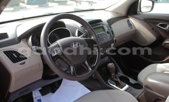 Imported Hyundai Tucson Beige Makiinaa iti Import - Dubai keessatti Somalia keessatti Imported Hyundai Tucson Beige Makiinaa iti Import - Dubai keessatti Somalia keessatti