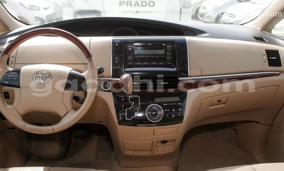 Imported Toyota Previa White Makiinaa iti Import - Dubai keessatti Somalia keessatti Imported Toyota Previa White Makiinaa iti Import - Dubai keessatti Somalia keessatti