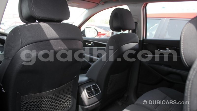 Big with watermark kia sorento somalia import dubai 2868