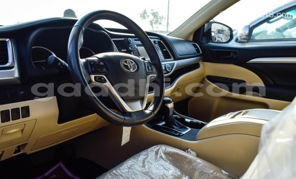 Imported Toyota Highlander Black Makiinaa iti Import - Dubai keessatti Somalia keessatti Imported Toyota Highlander Black Makiinaa iti Import - Dubai keessatti Somalia keessatti