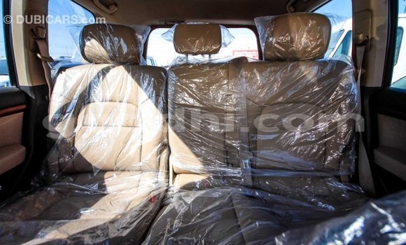 ይግዙ Imported Toyota Land Cruiser ነጭ መኪና በ Import - Dubai በ ሶማሊያ ይግዙ Imported Toyota Land Cruiser ነጭ መኪና በ Import - Dubai በ ሶማሊያ