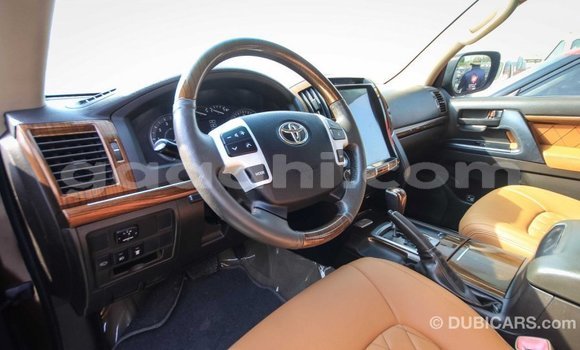 Imported Toyota Land Cruiser Brown Makiinaa iti Import - Dubai keessatti Somalia keessatti Imported Toyota Land Cruiser Brown Makiinaa iti Import - Dubai keessatti Somalia keessatti