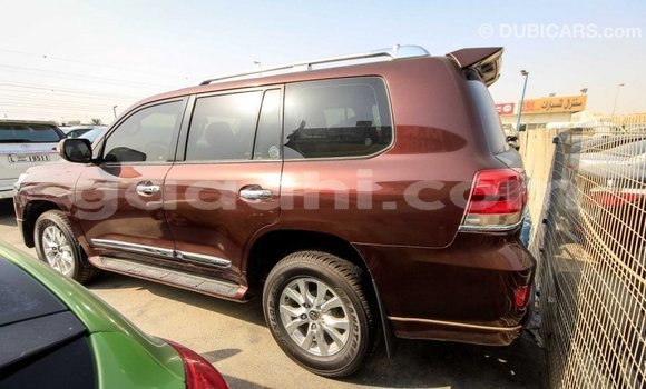 Imported Toyota Land Cruiser Brown Makiinaa iti Import - Dubai keessatti Somalia keessatti Imported Toyota Land Cruiser Brown Makiinaa iti Import - Dubai keessatti Somalia keessatti