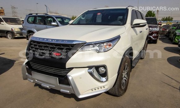 Imported Toyota Fortuner White Makiinaa iti Import - Dubai keessatti Somalia keessatti Imported Toyota Fortuner White Makiinaa iti Import - Dubai keessatti Somalia keessatti