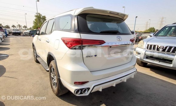 Imported Toyota Fortuner White Makiinaa iti Import - Dubai keessatti Somalia keessatti Imported Toyota Fortuner White Makiinaa iti Import - Dubai keessatti Somalia keessatti