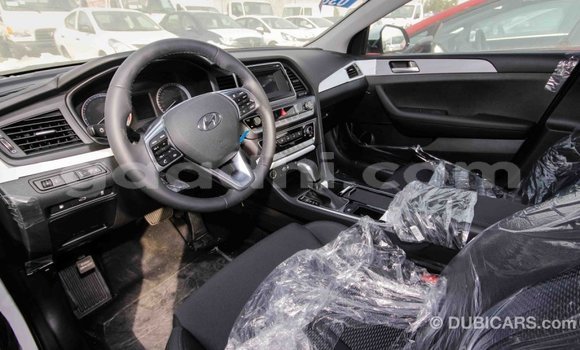 Acheter Import Voiture Hyundai Sonata Blanc à Import - Dubai, Somalie Acheter Import Voiture Hyundai Sonata Blanc à Import - Dubai, Somalie
