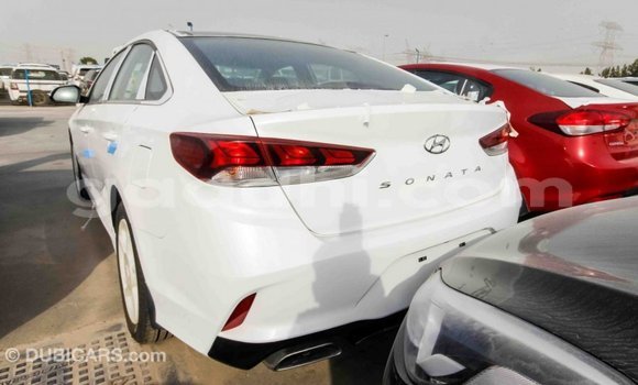 Acheter Import Voiture Hyundai Sonata Blanc à Import - Dubai, Somalie Acheter Import Voiture Hyundai Sonata Blanc à Import - Dubai, Somalie