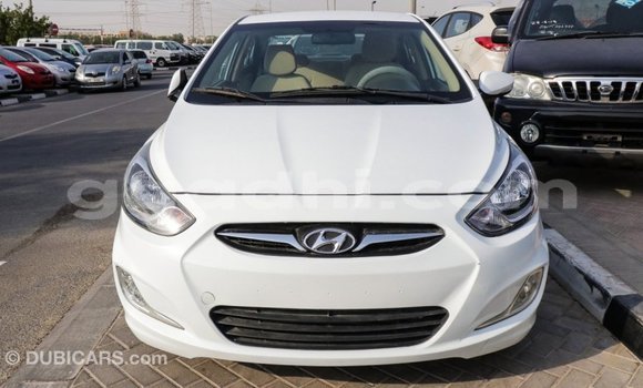 Imported Hyundai Accent White Makiinaa iti Import - Dubai keessatti Somalia keessatti Imported Hyundai Accent White Makiinaa iti Import - Dubai keessatti Somalia keessatti
