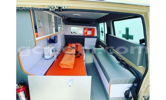 اشتري Imported Toyota Land Cruiser اللون البيج سيارة في Import - Dubai في الصومال اشتري Imported Toyota Land Cruiser اللون البيج سيارة في Import - Dubai في الصومال