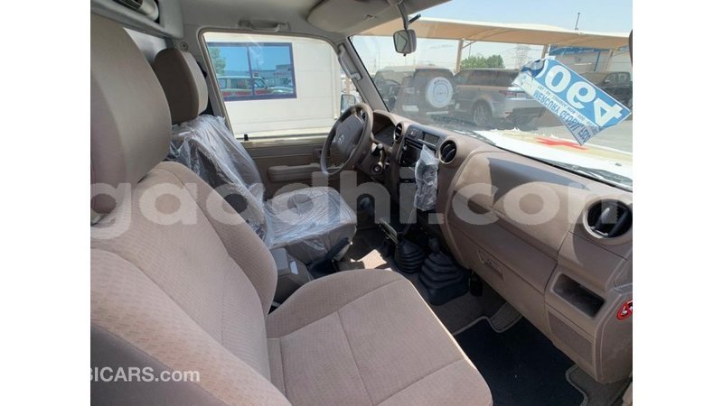 Big with watermark toyota land cruiser somalia import dubai 2893