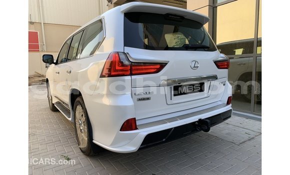 اشتري Imported Lexus LX أبيض سيارة في Import - Dubai في الصومال اشتري Imported Lexus LX أبيض سيارة في Import - Dubai في الصومال