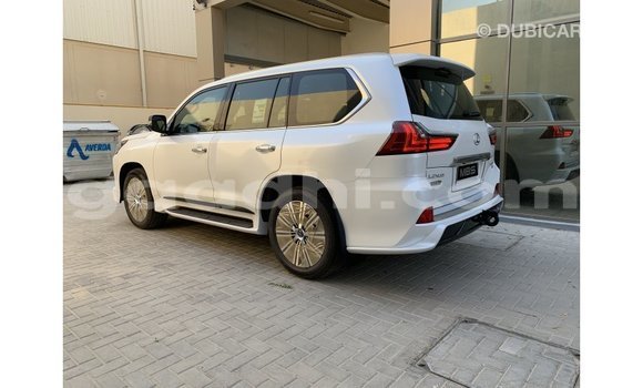 اشتري Imported Lexus LX أبيض سيارة في Import - Dubai في الصومال اشتري Imported Lexus LX أبيض سيارة في Import - Dubai في الصومال
