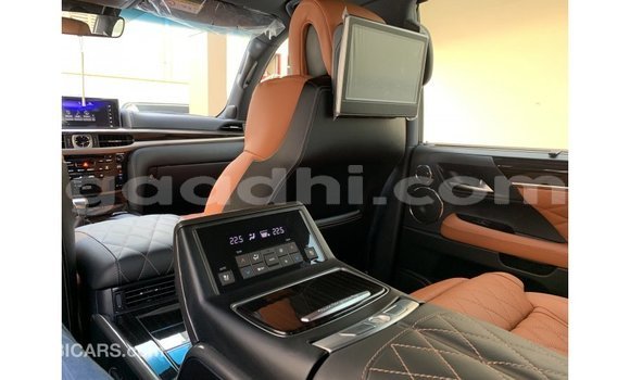 اشتري Imported Lexus LX أبيض سيارة في Import - Dubai في الصومال اشتري Imported Lexus LX أبيض سيارة في Import - Dubai في الصومال
