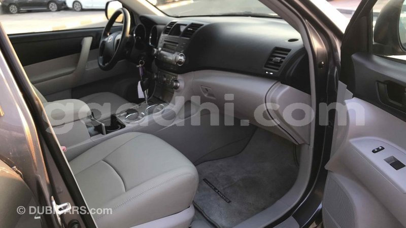 Big with watermark toyota highlander somalia import dubai 2900
