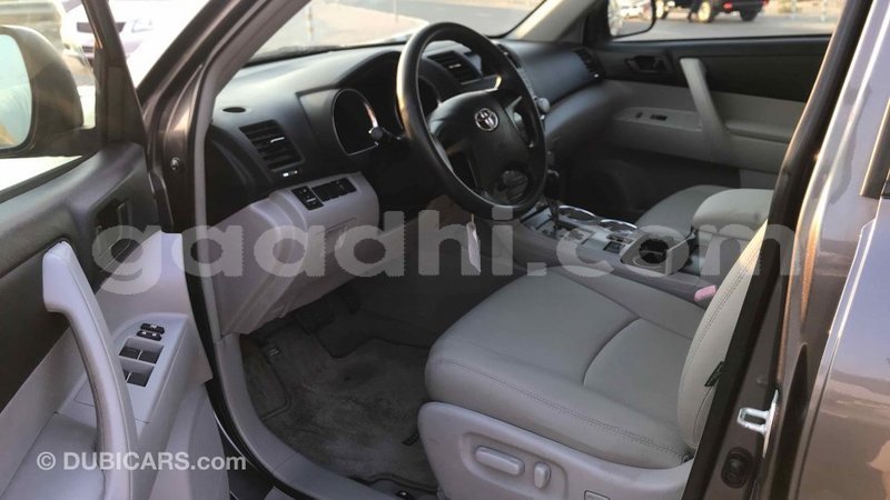 Big with watermark toyota highlander somalia import dubai 2900