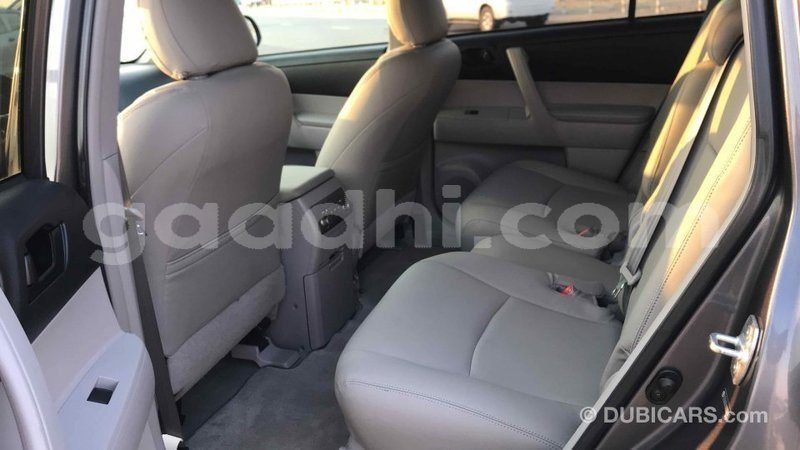 Big with watermark toyota highlander somalia import dubai 2900