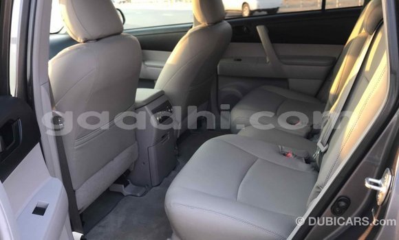 ይግዙ Imported Toyota Highlander ሌላ መኪና በ Import - Dubai በ ሶማሊያ ይግዙ Imported Toyota Highlander ሌላ መኪና በ Import - Dubai በ ሶማሊያ