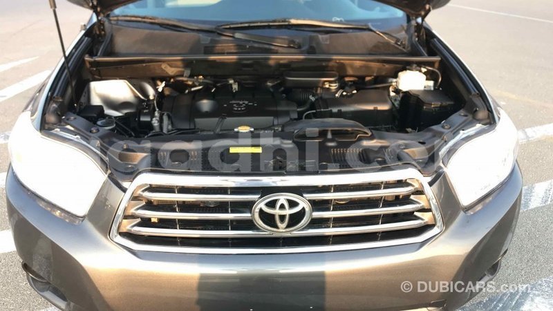 Big with watermark toyota highlander somalia import dubai 2900