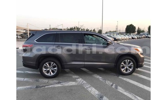 اشتري Imported Toyota Highlander آخر سيارة في Import - Dubai في الصومال اشتري Imported Toyota Highlander آخر سيارة في Import - Dubai في الصومال