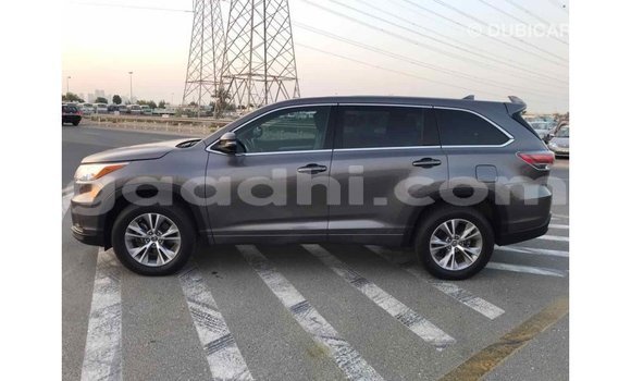 اشتري Imported Toyota Highlander آخر سيارة في Import - Dubai في الصومال اشتري Imported Toyota Highlander آخر سيارة في Import - Dubai في الصومال