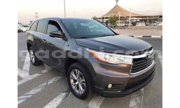 اشتري Imported Toyota Highlander آخر سيارة في Import - Dubai في الصومال اشتري Imported Toyota Highlander آخر سيارة في Import - Dubai في الصومال