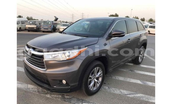 اشتري Imported Toyota Highlander آخر سيارة في Import - Dubai في الصومال اشتري Imported Toyota Highlander آخر سيارة في Import - Dubai في الصومال