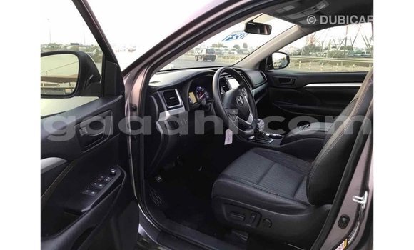 اشتري Imported Toyota Highlander آخر سيارة في Import - Dubai في الصومال اشتري Imported Toyota Highlander آخر سيارة في Import - Dubai في الصومال