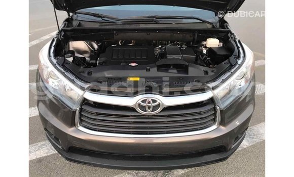 اشتري Imported Toyota Highlander آخر سيارة في Import - Dubai في الصومال اشتري Imported Toyota Highlander آخر سيارة في Import - Dubai في الصومال